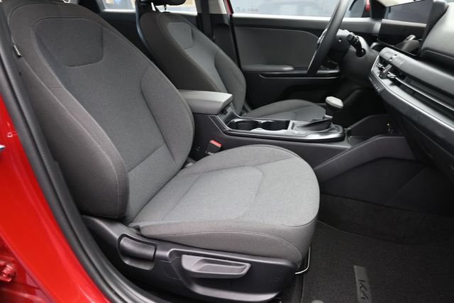 Used 2025 Kia K4 FWD image 31