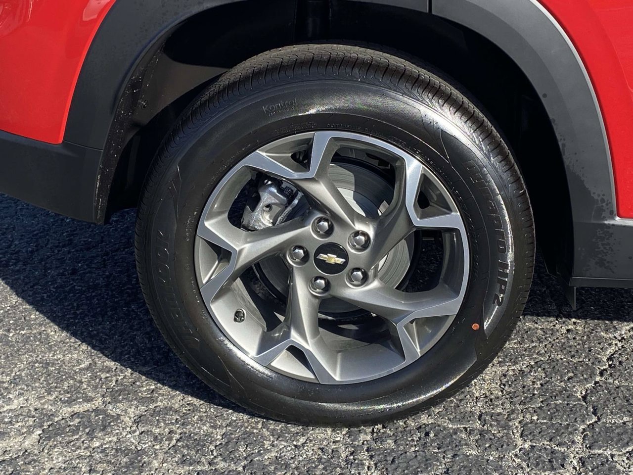 New 2026 Chevrolet Trax LT w/ Driver Confidence Package FWD image 7