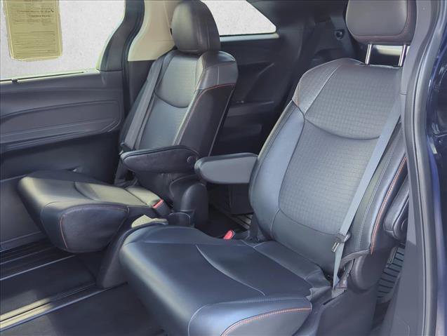Used 2022 Toyota Sienna XSE FWD image 25
