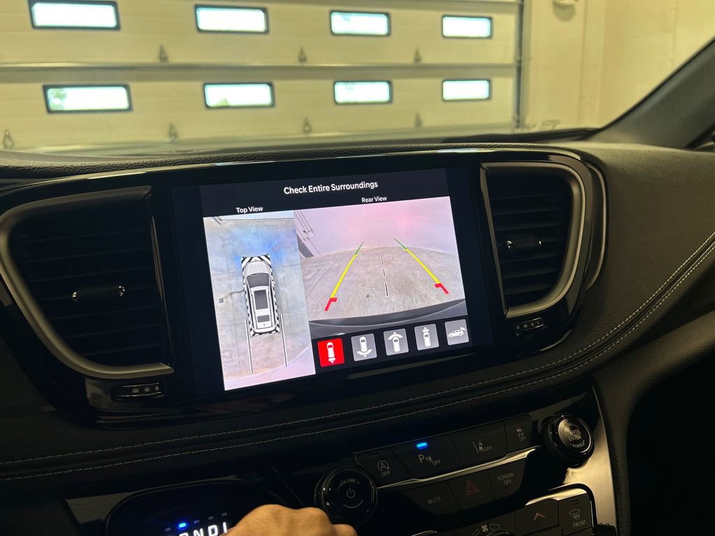 New 2026 Chrysler Pacifica Select FWD image 23
