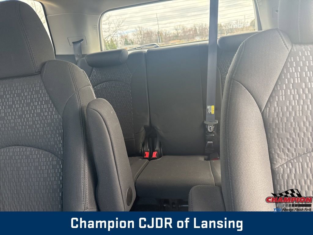 Used 2011 GMC Acadia SLE image 40