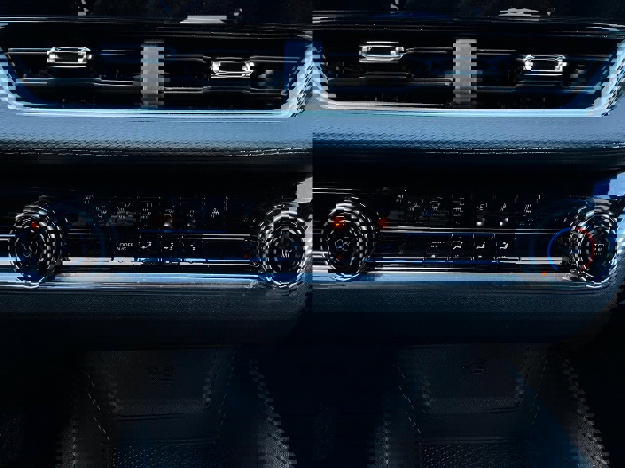 Used 2025 Chevrolet Equinox LT image 24