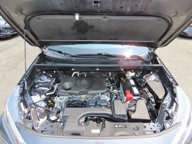 Used 2025 Toyota RAV4 XLE AWD/4WD image 10