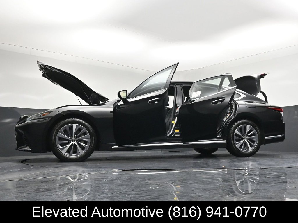 Used 2018 Lexus LS 500 AWD w/ Accessory Package (Z2) image 38