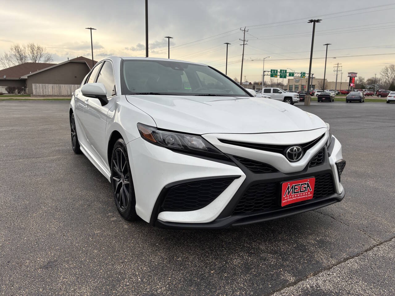 Used 2023 Toyota Camry SE FWD image 18