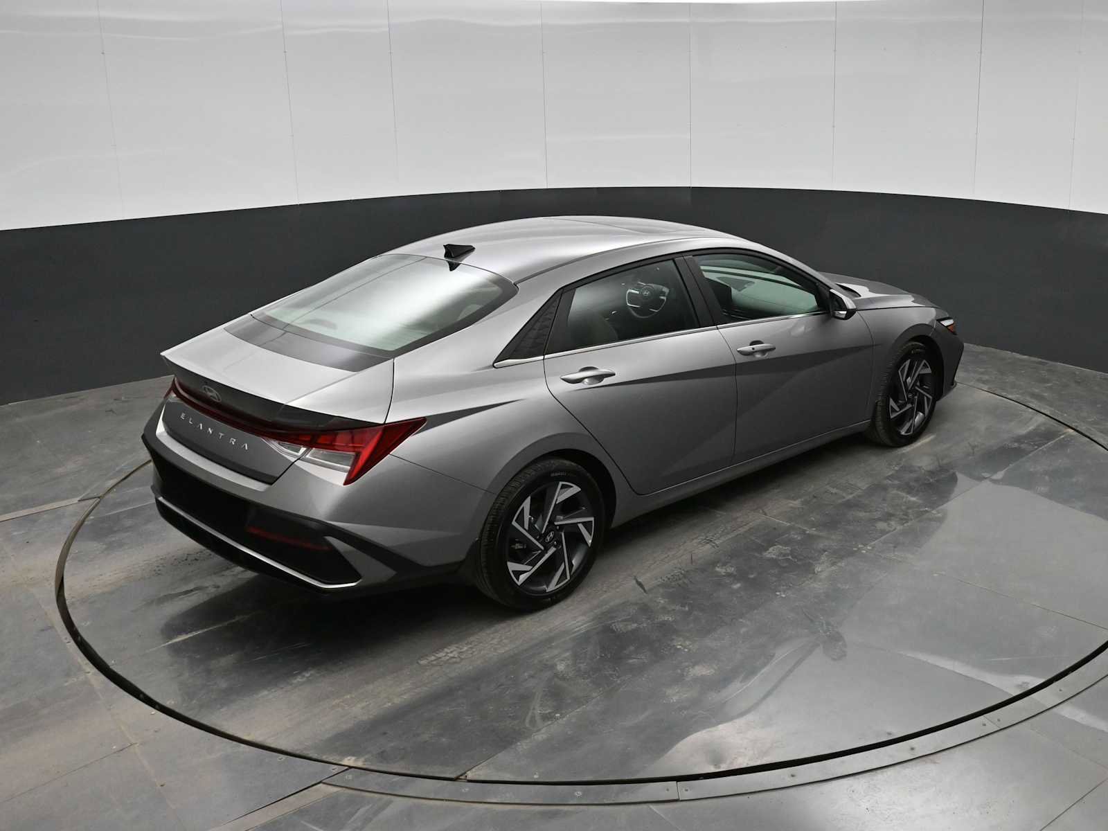 Certified 2025 Hyundai Elantra SEL image 29