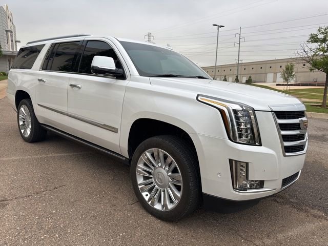 Used 2020 Cadillac Escalade ESV Premium Luxury AWD/4WD image 3