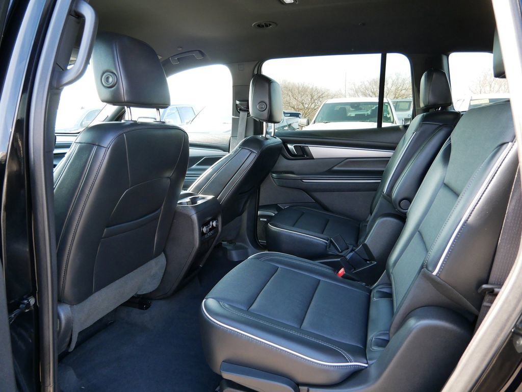 Used 2025 Buick Enclave Preferred AWD/4WD image 15