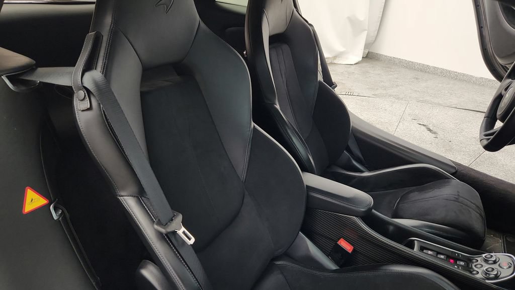 Used 2019 McLaren 600LT RWD image 43