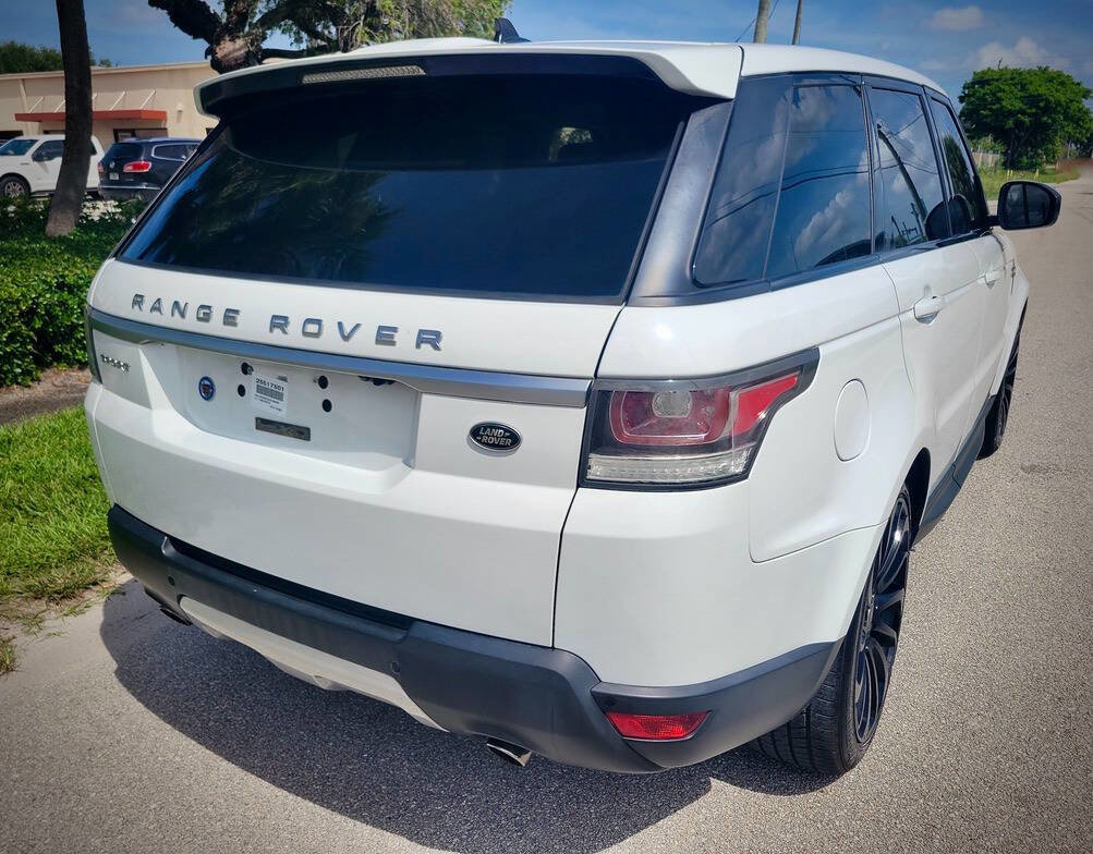 Used 2016 Land Rover Range Rover Sport SE image 12
