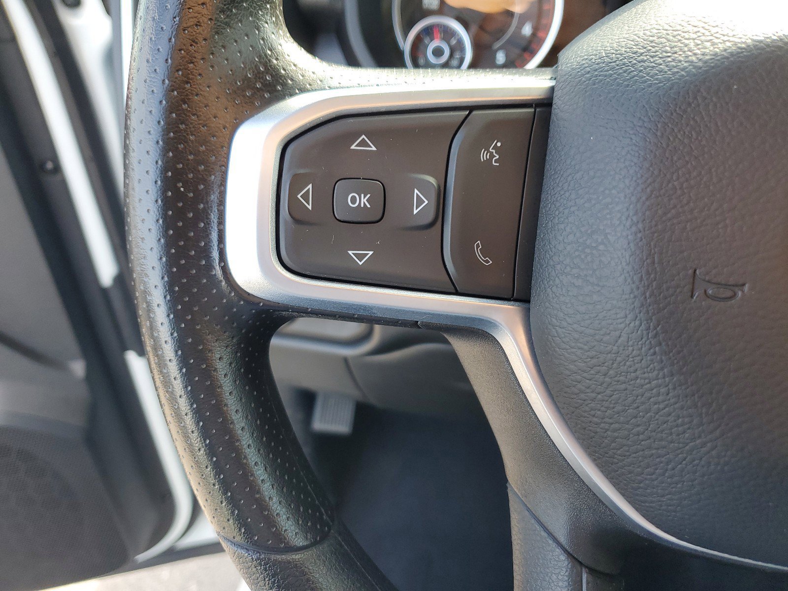 Used 2024 RAM 3500 SLT w/ Quick Order Package 2YG SLT image 23