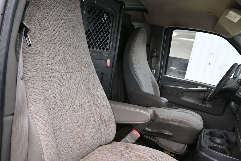 Used 2014 Chevrolet Express 3500 RWD image 17