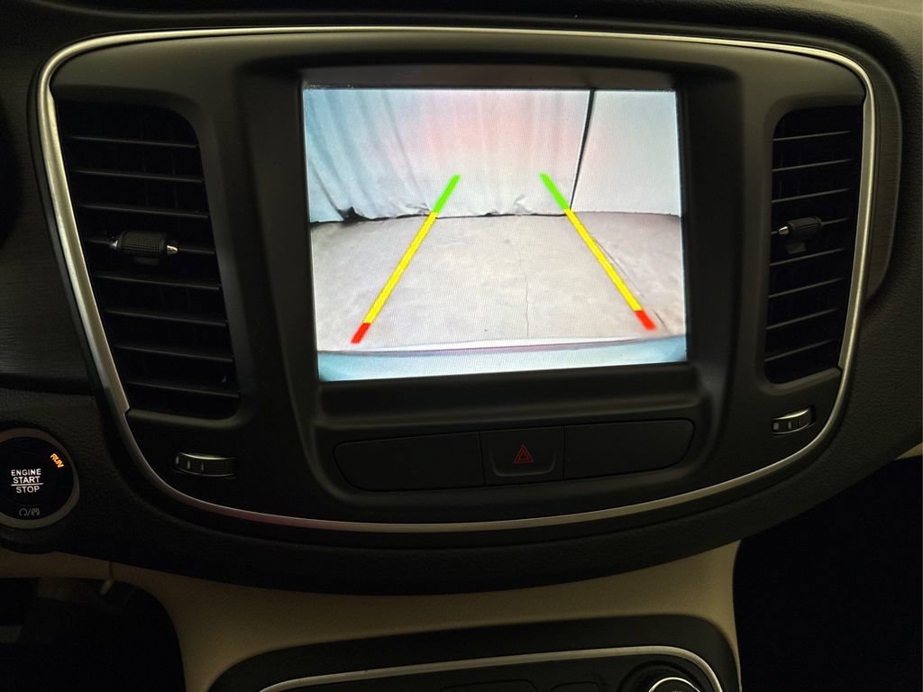 Used 2017 Chrysler 200 Limited Platinum FWD image 39