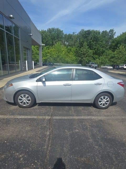 Used 2015 Toyota Corolla L FWD image 3