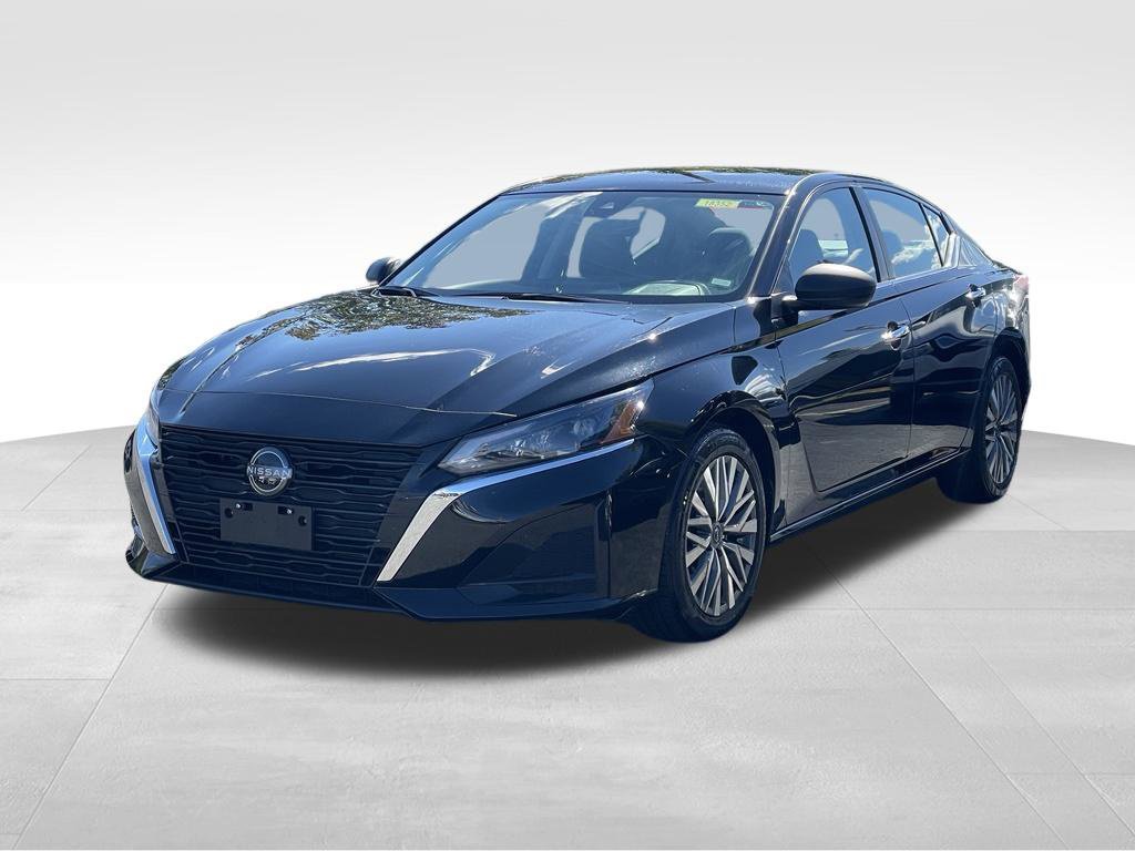 Certified 2024 Nissan Altima 2.5 SV FWD image 2