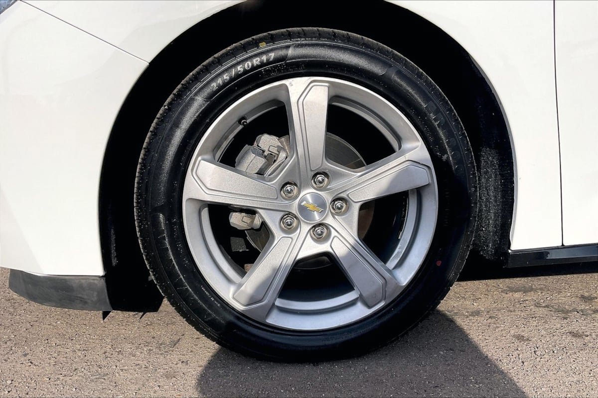 Used 2018 Chevrolet Volt LT FWD image 9