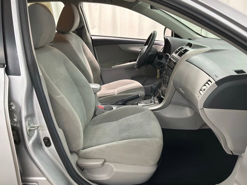 Used 2012 Toyota Corolla LE FWD image 24