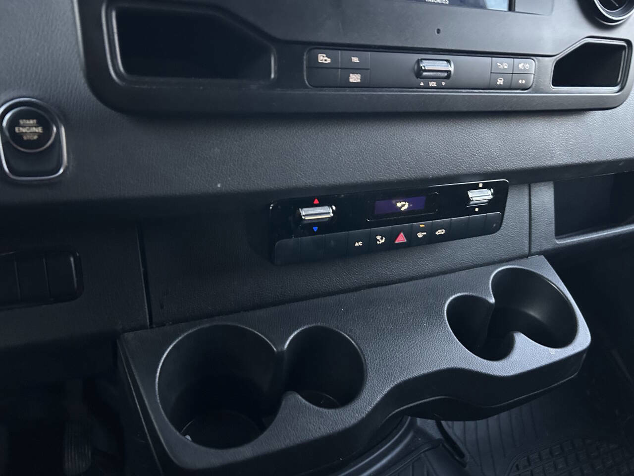 Used 2023 Mercedes-Benz Sprinter 2500 image 4