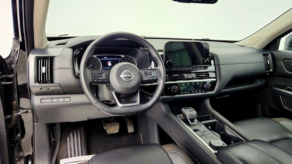 Used 2023 Nissan Pathfinder SL w/ SL Premium Package AWD/4WD image 12
