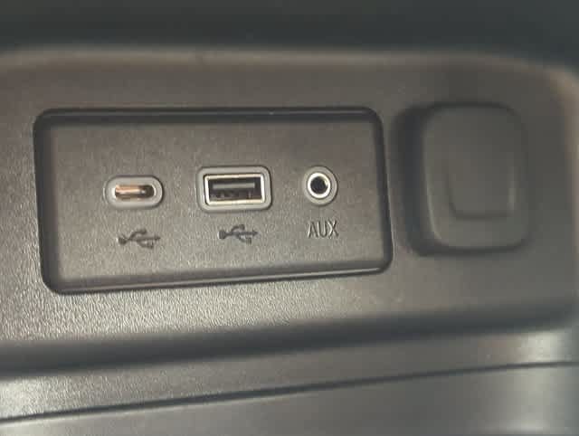 Used 2023 Chevrolet Equinox LT AWD/4WD image 30