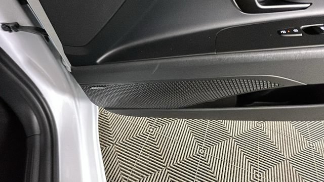 Certified 2025 Hyundai Elantra Limited FWD image 32