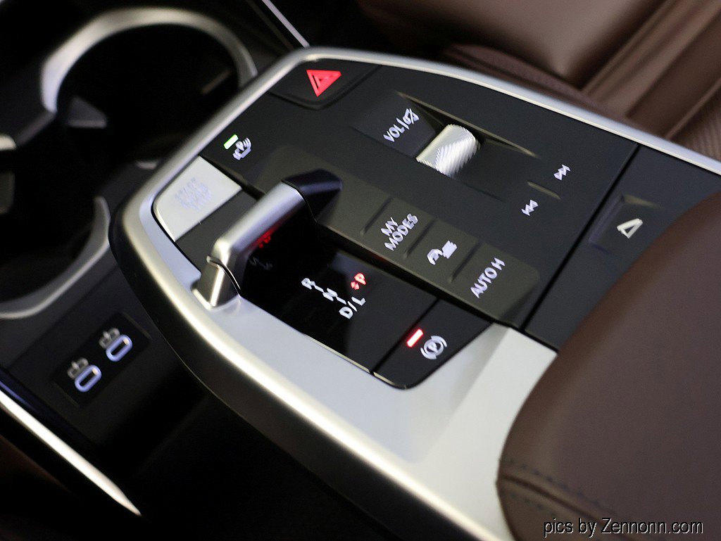 Certified 2025 BMW X1 xDrive28i w/ Technology Package image 25