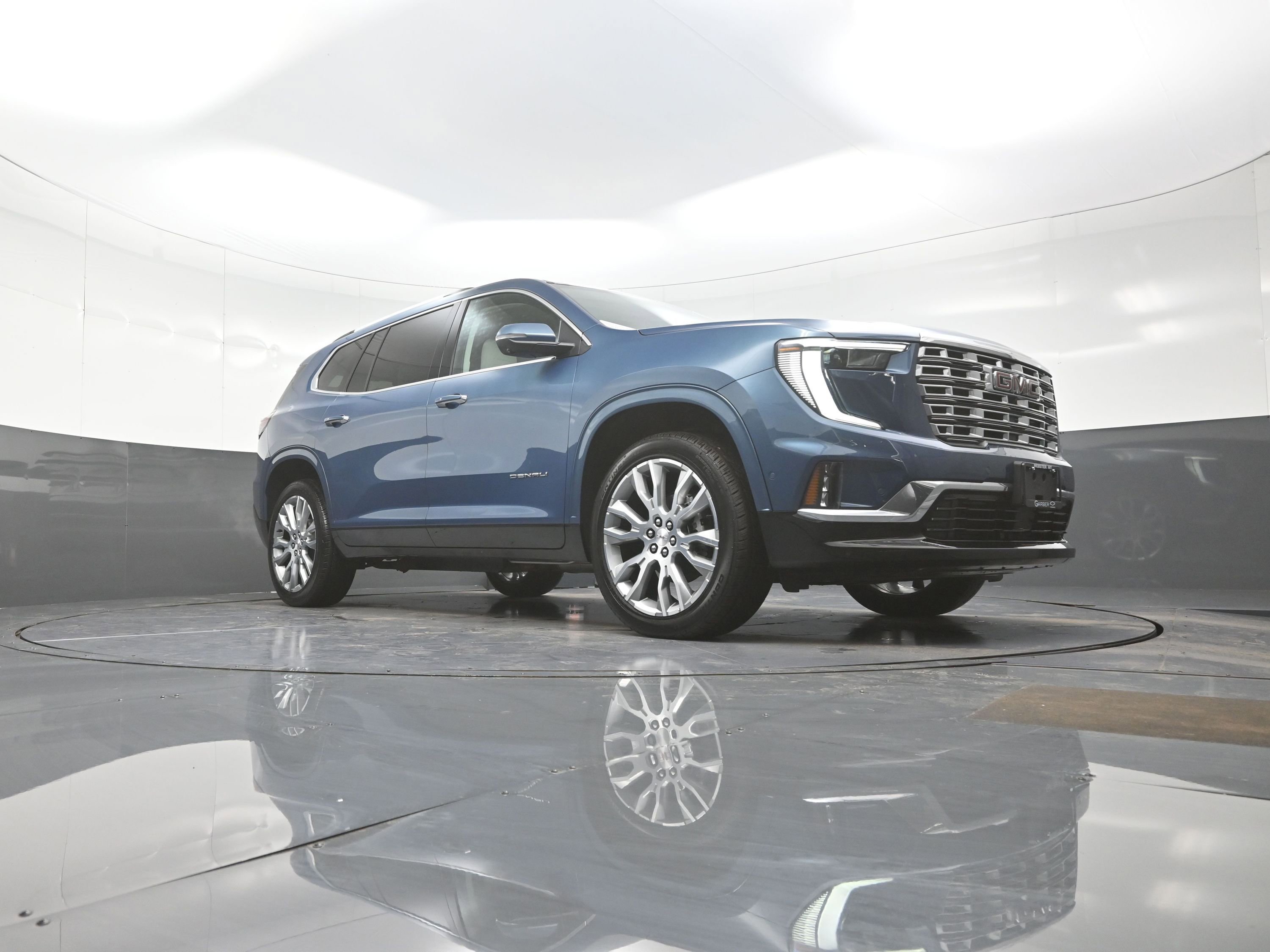 Used 2025 GMC Acadia Denali w/ Super Cruise Package AWD/4WD image 9