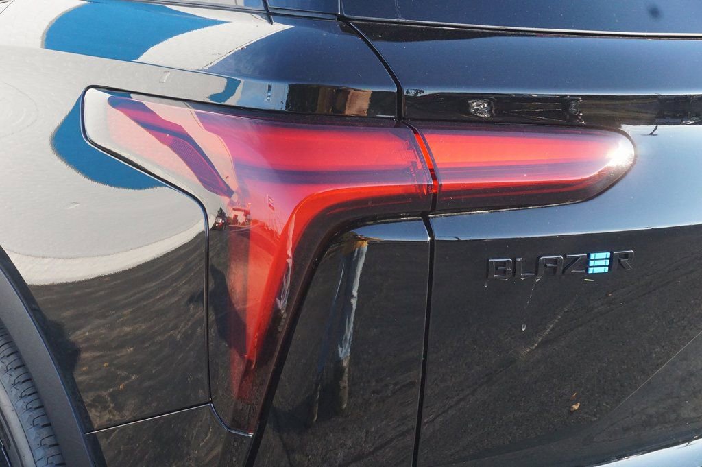 New 2026 Chevrolet Blazer EV LT w/ Midnight/Sport Edition image 27
