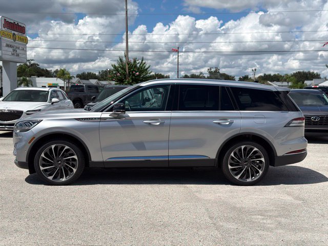 Used 2022 Lincoln Aviator Reserve w/ Equipment Group 201A AWD/4WD image 2