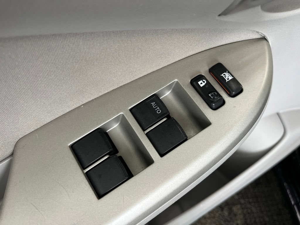 Used 2012 Toyota Corolla LE w/ Preferred Accessory Pkg FWD image 4