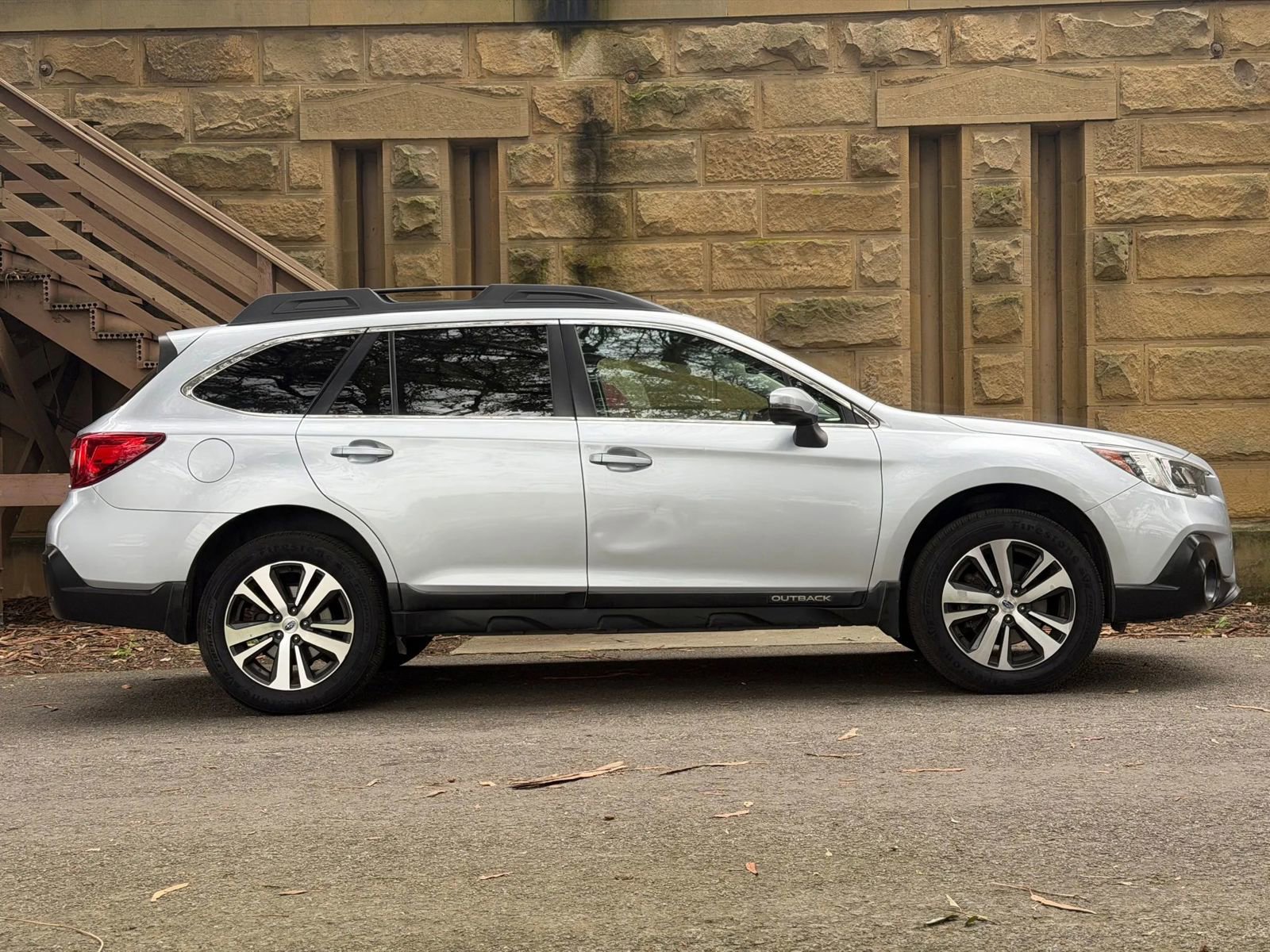Used 2019 Subaru Outback 2.5i Limited w/ Popular Package #2 AWD/4WD image 4