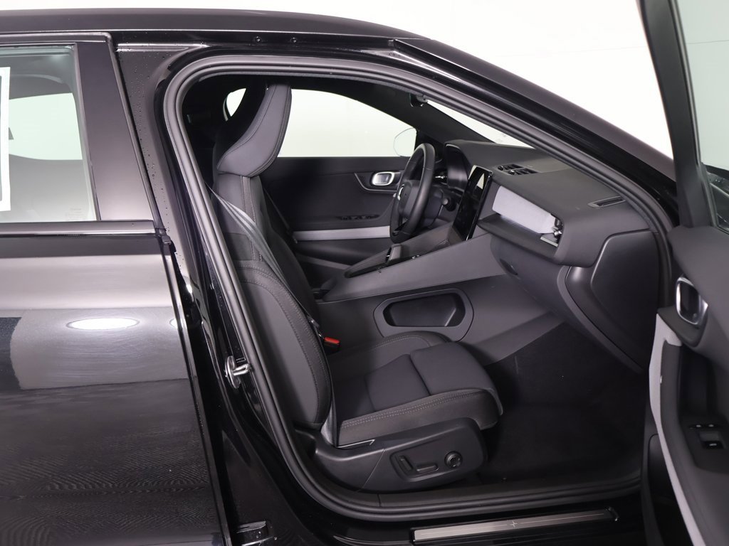 Used 2024 Polestar Polestar 2 image 32