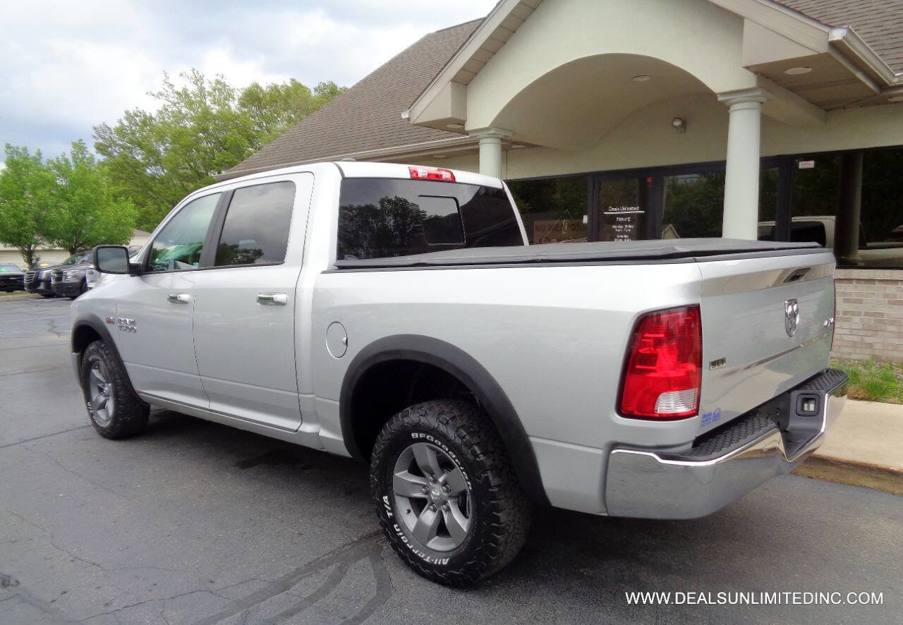 Used 2017 RAM 1500 Classic SLT AWD/4WD image 4
