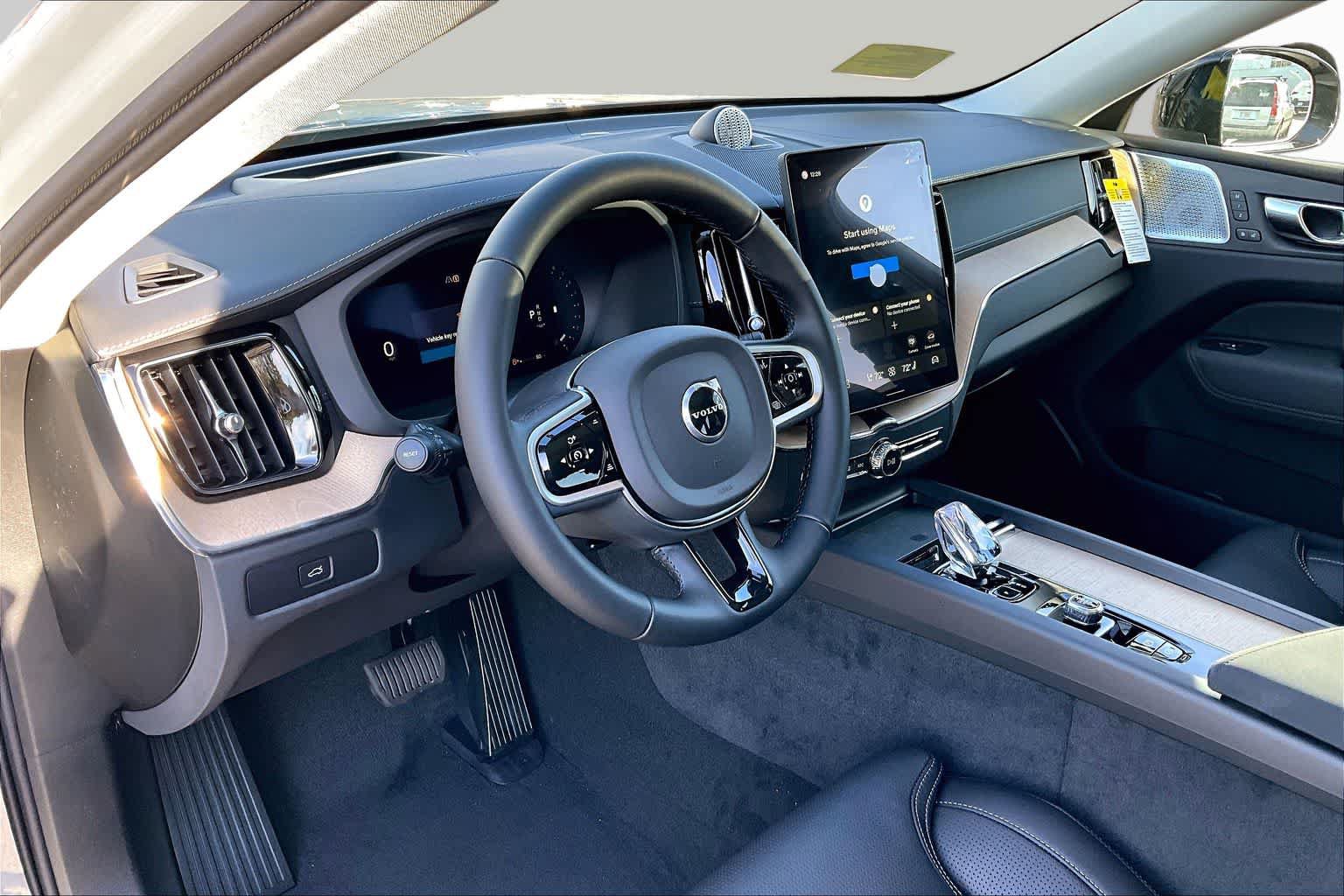 New 2026 Volvo XC60 B5 Ultra w/ Protection Package Premier AWD/4WD image 9