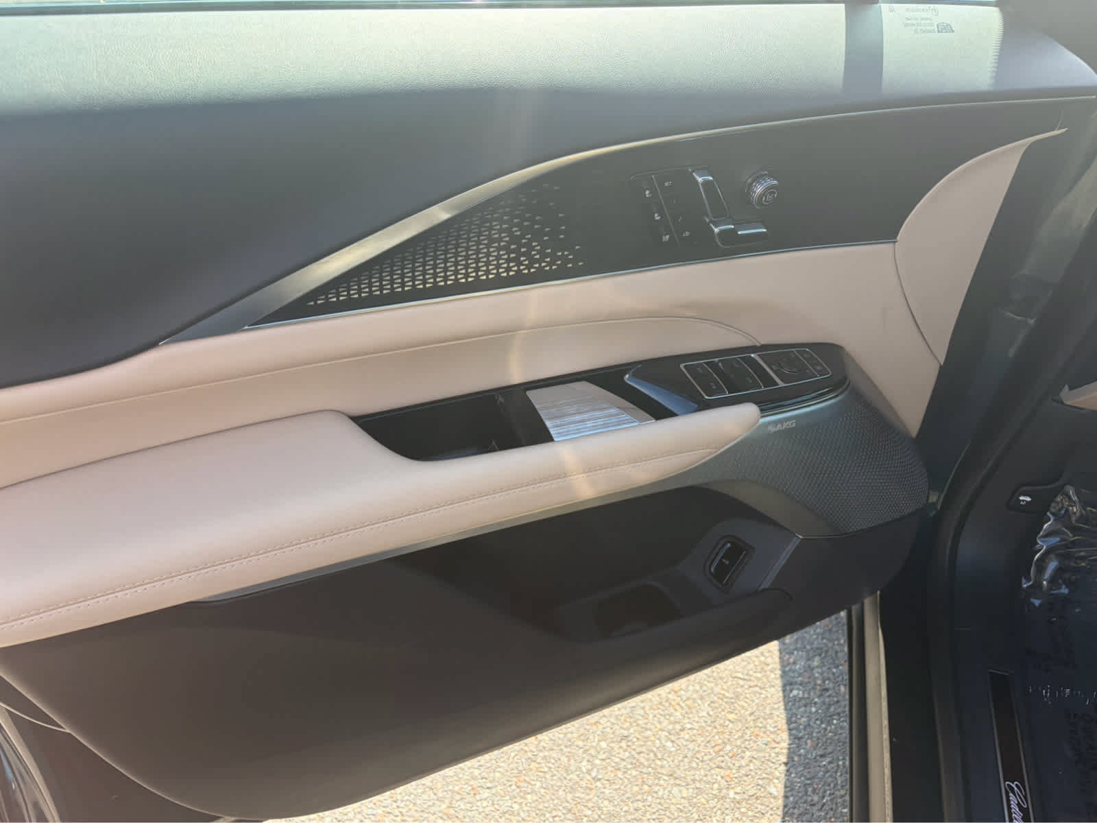 Certified 2026 Cadillac Lyriq Signature Luxury w/ Nappa Leather Package AWD/4WD image 8