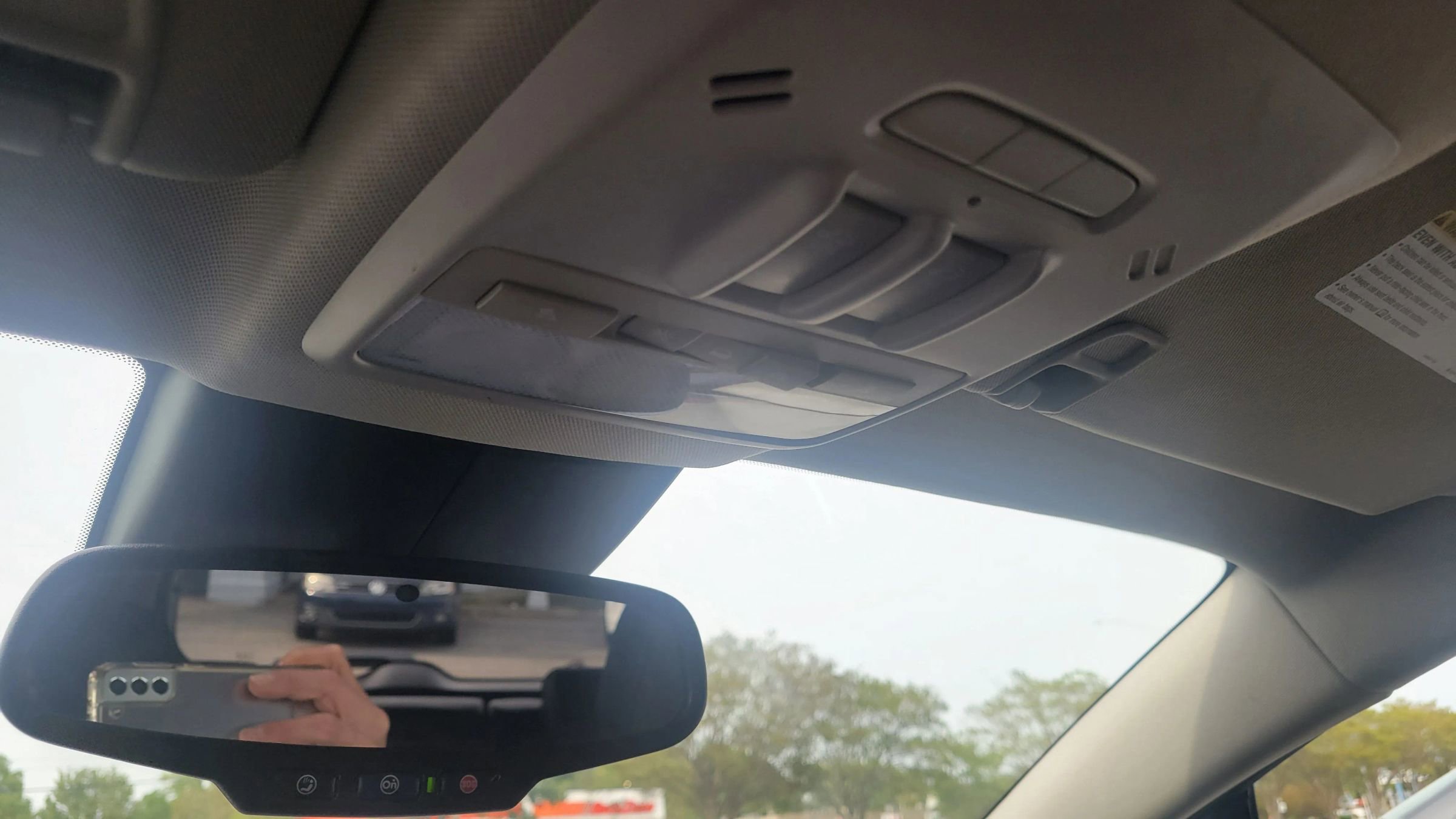 Used 2019 Buick Encore Essence image 14