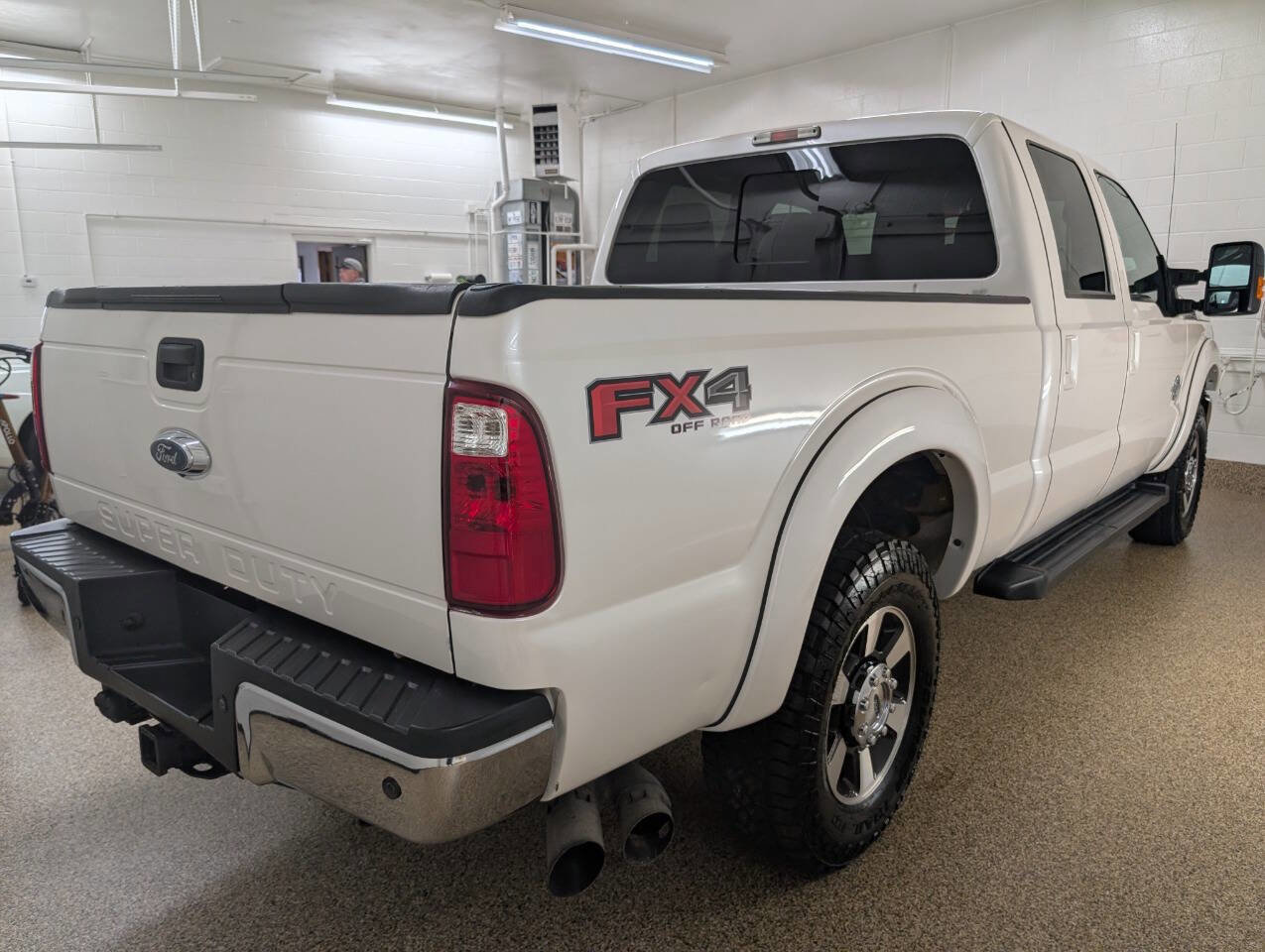 Used 2016 Ford F250 Lariat w/ Lariat Ultimate Package image 4