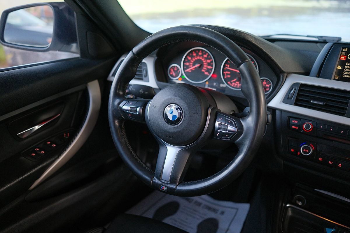 Used 2015 BMW 320i Sedan RWD image 45