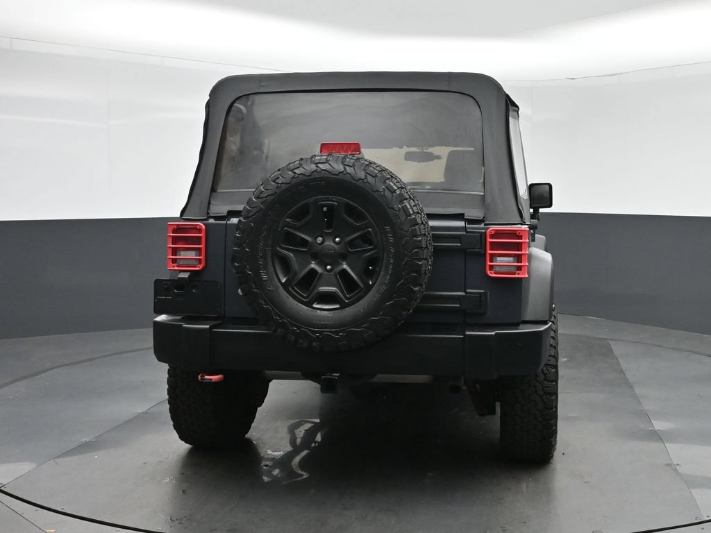 Used 2016 Jeep Wrangler Unlimited Rubicon w/ Connectivity Group AWD/4WD image 6
