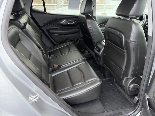 Used 2024 GMC Terrain SLT w/ Infotainment Package II image 11