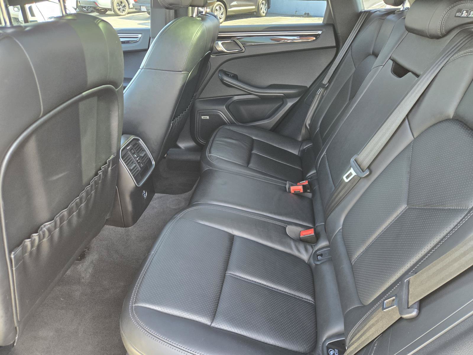 Used 2021 Porsche Macan AWD/4WD image 25