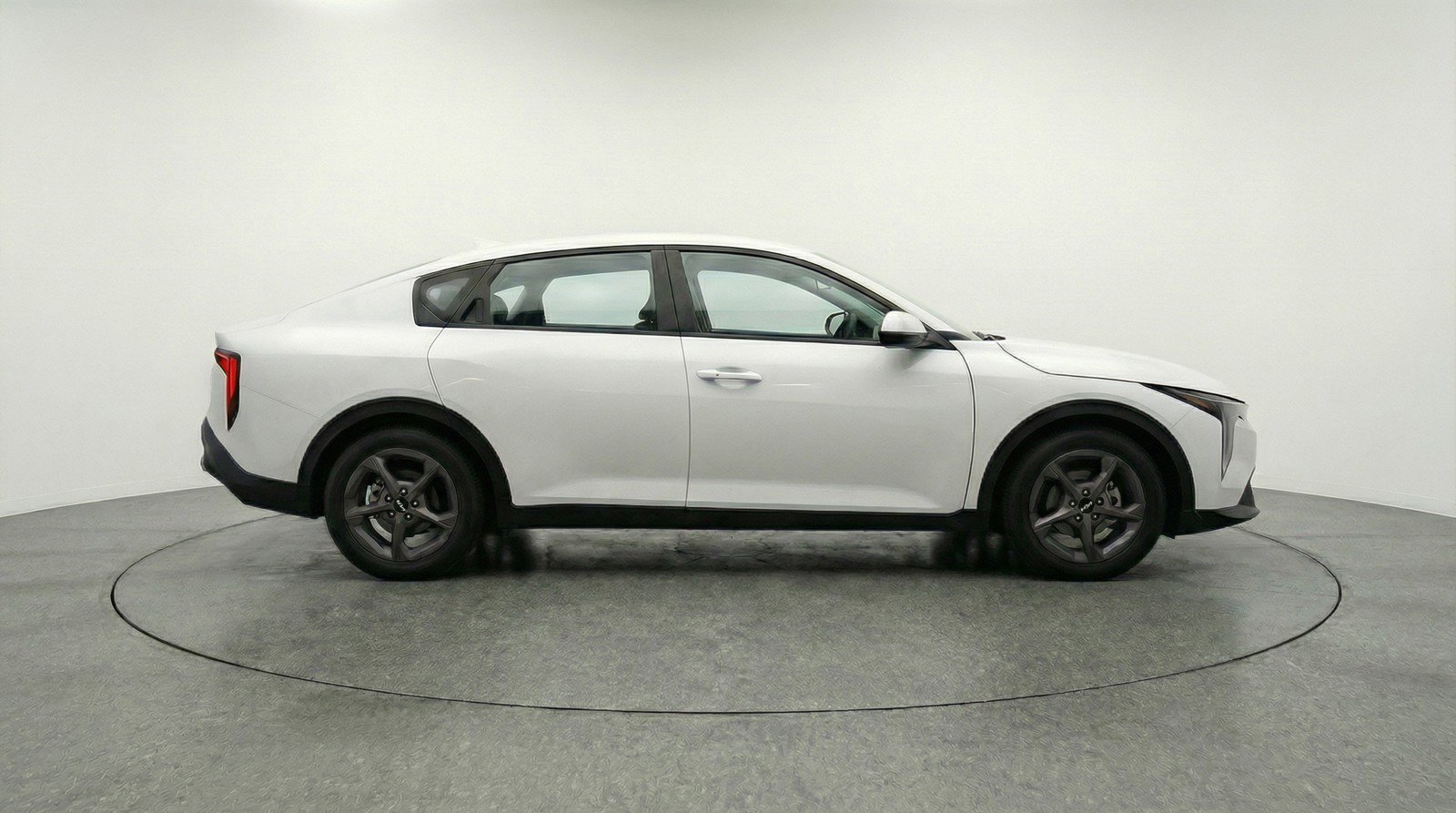 Used 2025 Kia K4 LXS image 11