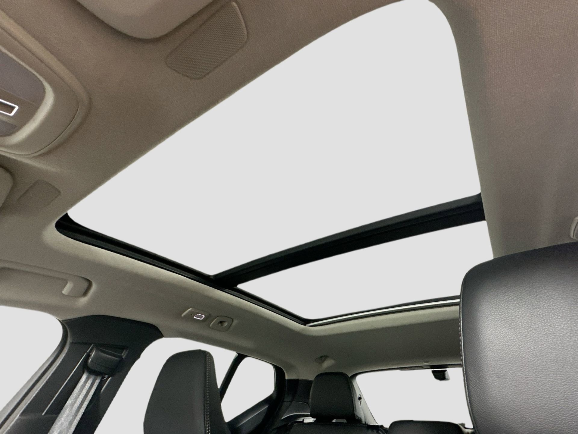 New 2026 Volvo XC40 B4 Core image 22