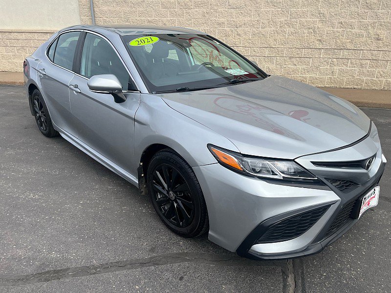 Used 2021 Toyota Camry SE FWD image 2