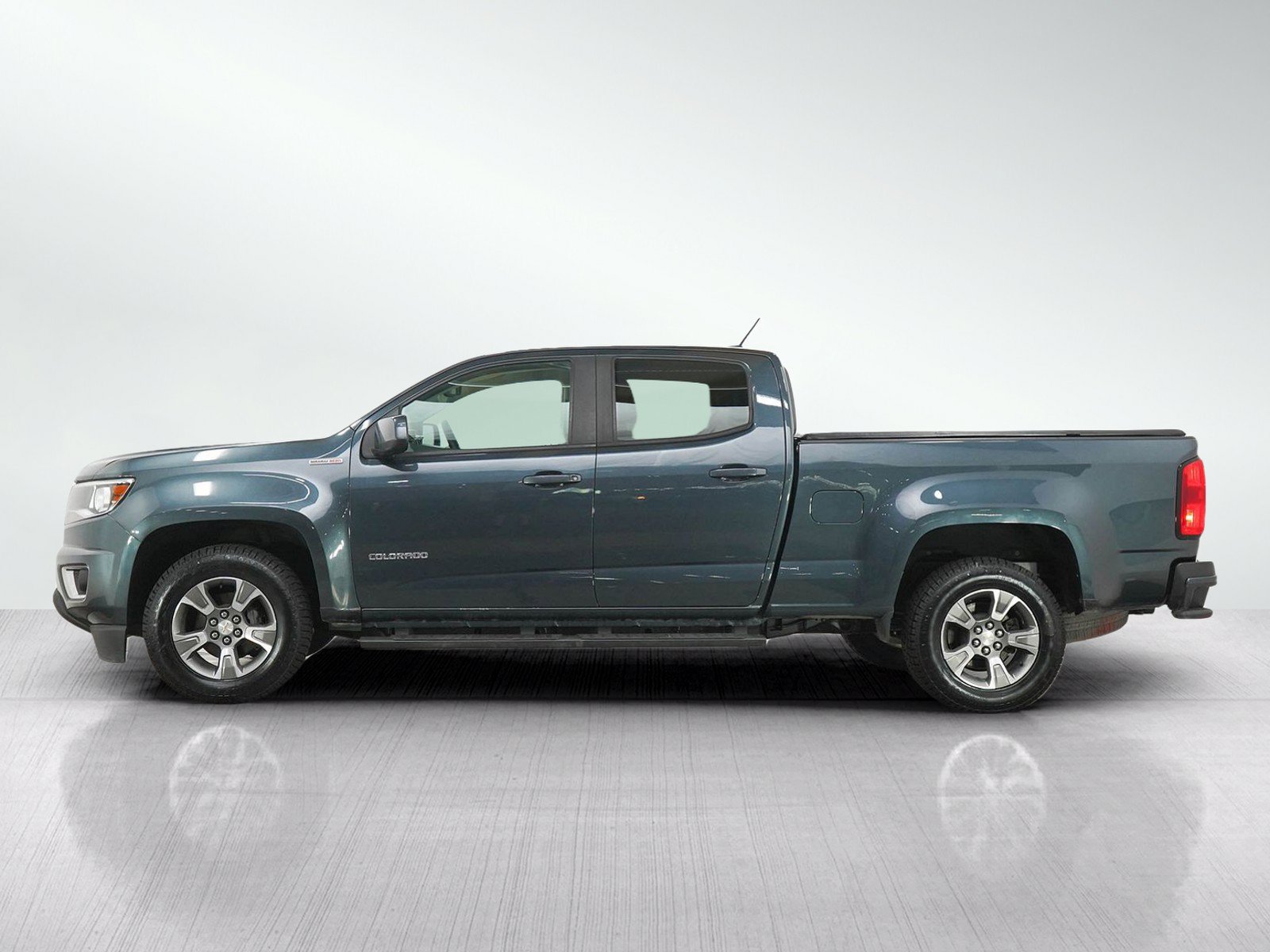 Used 2019 Chevrolet Colorado Z71 AWD/4WD image 3