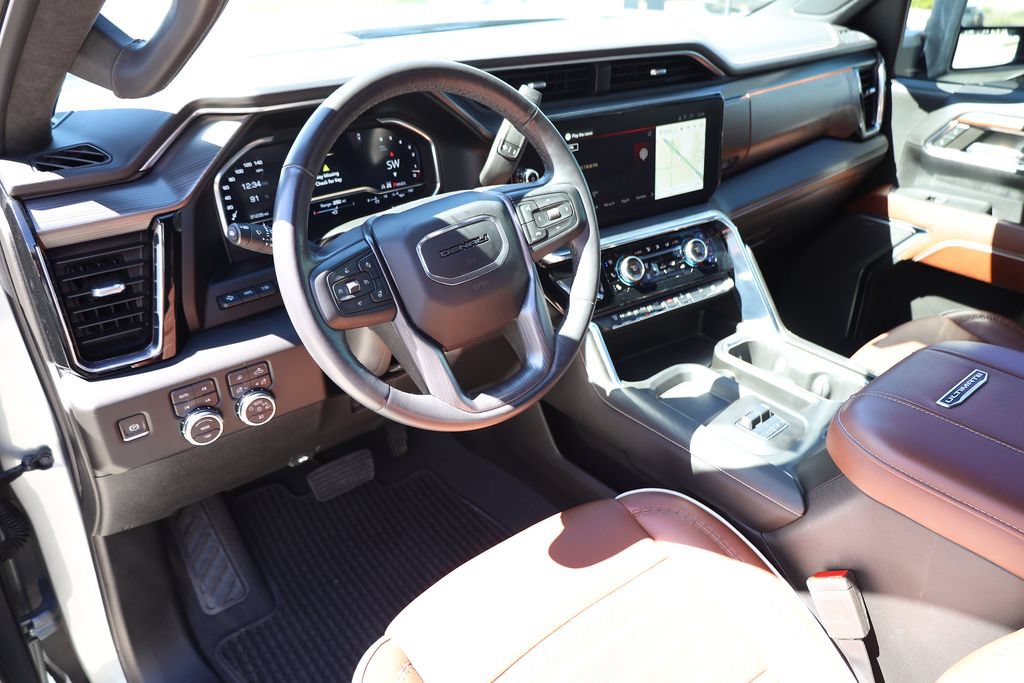 Used 2024 GMC Sierra 2500 Denali Ultimate w/ Max Trailering Package AWD/4WD image 12