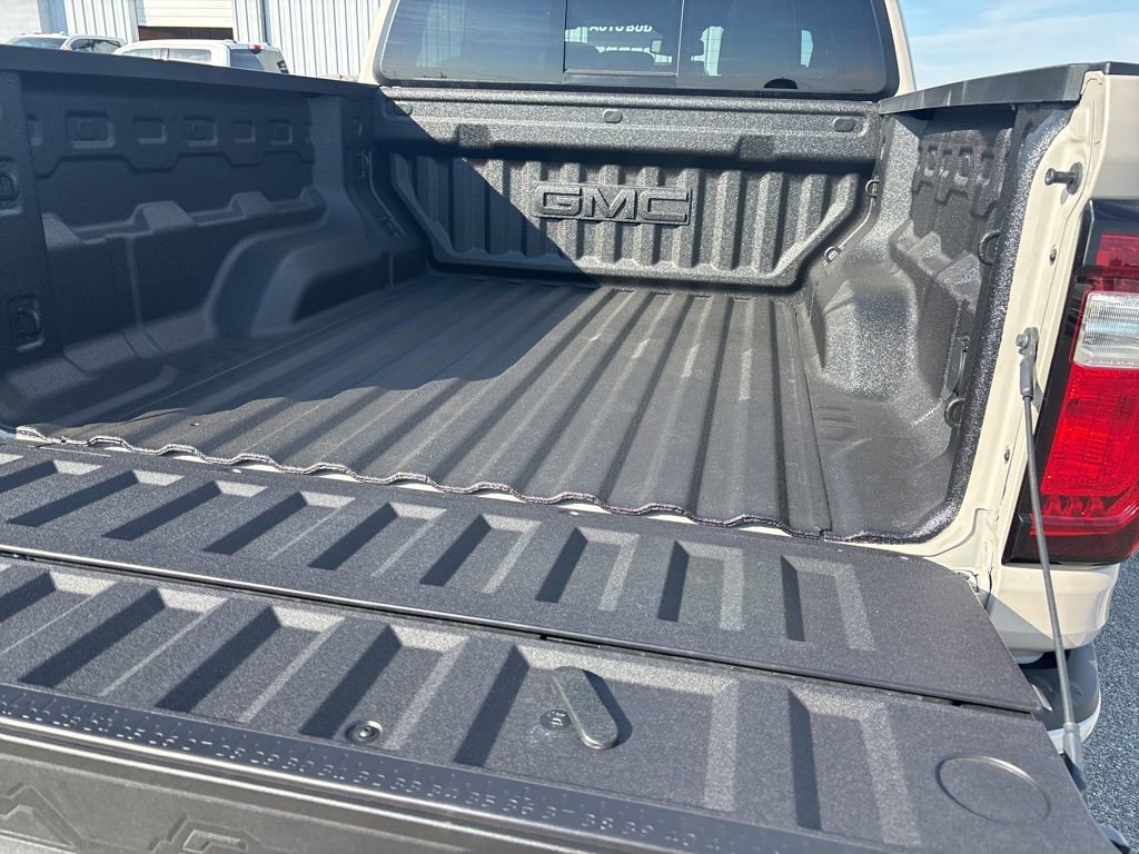 Used 2026 GMC Canyon Denali image 18