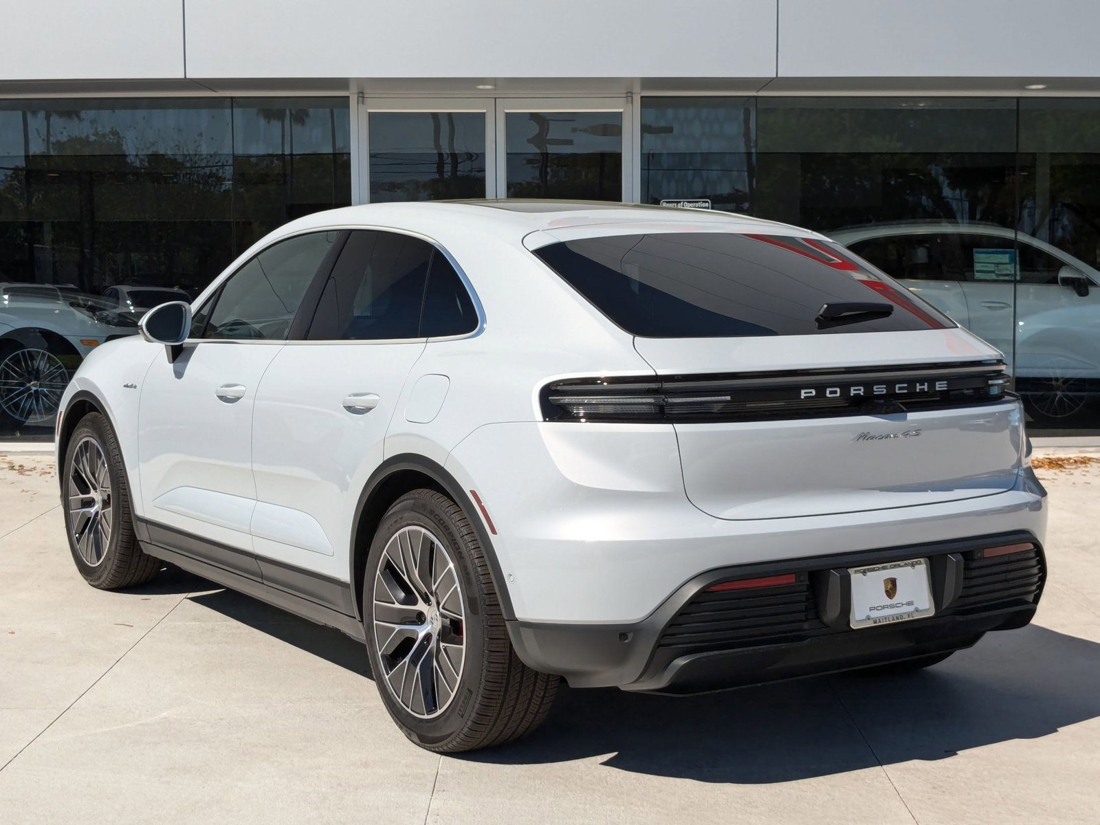 New 2025 Porsche Macan 4S Electric image 3