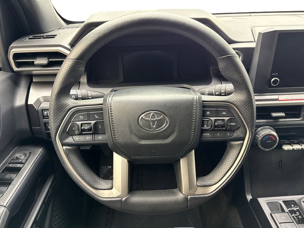 Used 2025 Toyota 4Runner SR5 AWD/4WD image 57