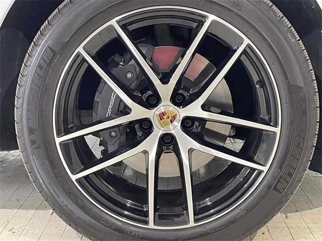Used 2025 Porsche Macan image 16
